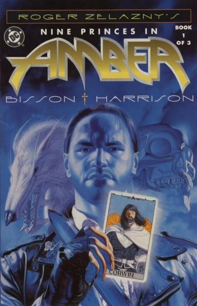Portada de Nine Princes in Amber en la que vemos arriba Roger Zelazny's 

Luego Bisson y Harrison y Book 1 of 3. 

Hay un tipo en el centro que parece un detective con gabardina o algo así, detrás de él hay una especie de ratoide blanco gigante, a su derecha un esqueleto. El tipo sujeta en el centro hay una carta de tarot con un tipo con pelo largo y barba, lleva una capa blanca y de fondo parece que hay pirámides o algo. Abajo pone CORWIN.
