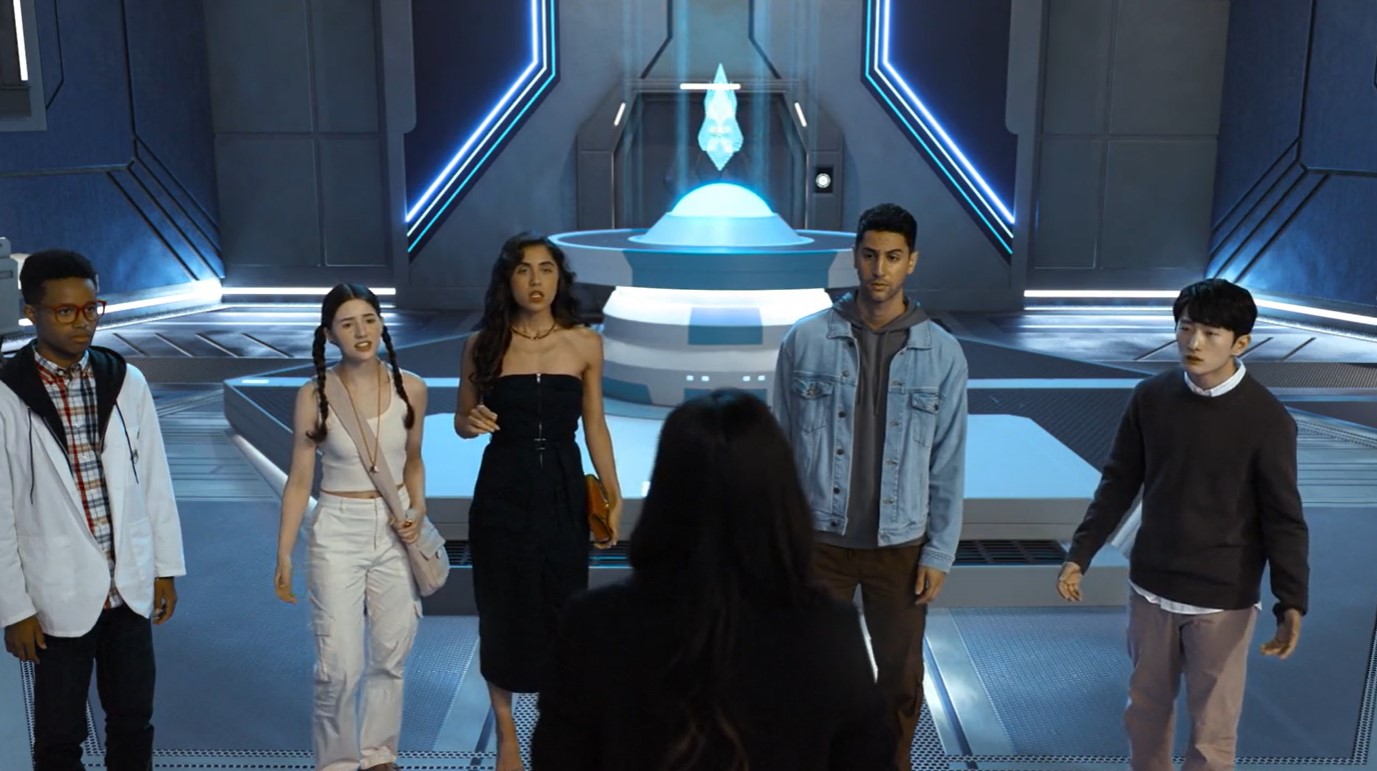 La misma imagen de antes pero desde el lado contrario, ahora los jóvenes están de frente, el entorno 3D sigue siendo lamentable.