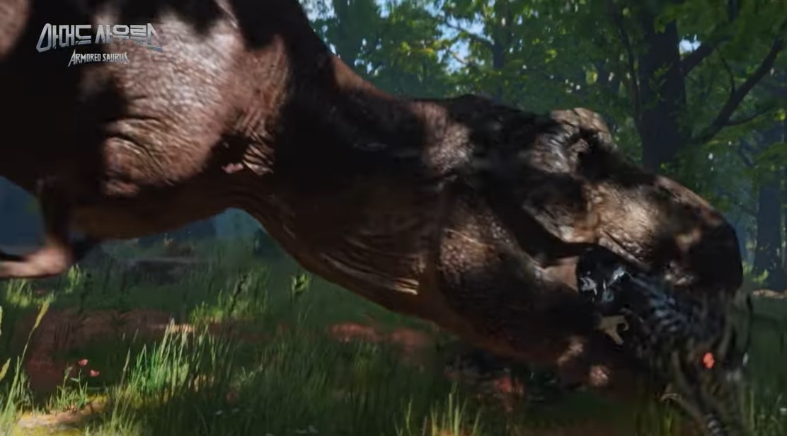 Entrando desde fuera de plano el t-rex se come a un raptorbot. (Es posible que solo lo mastique y luego escupa)